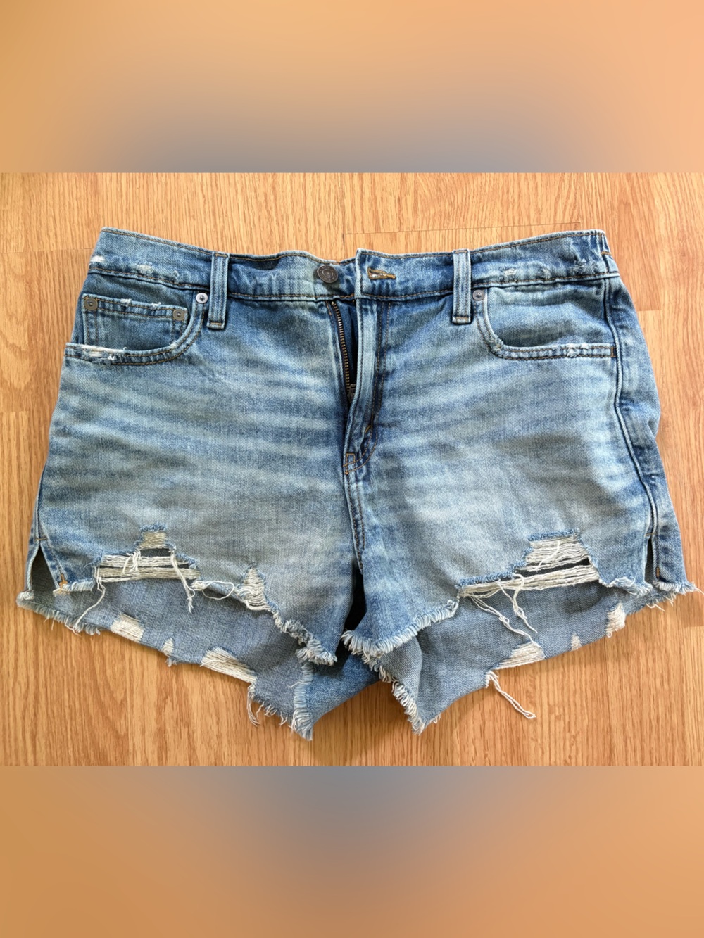 aerie light blue denim shorts with contrast stitching